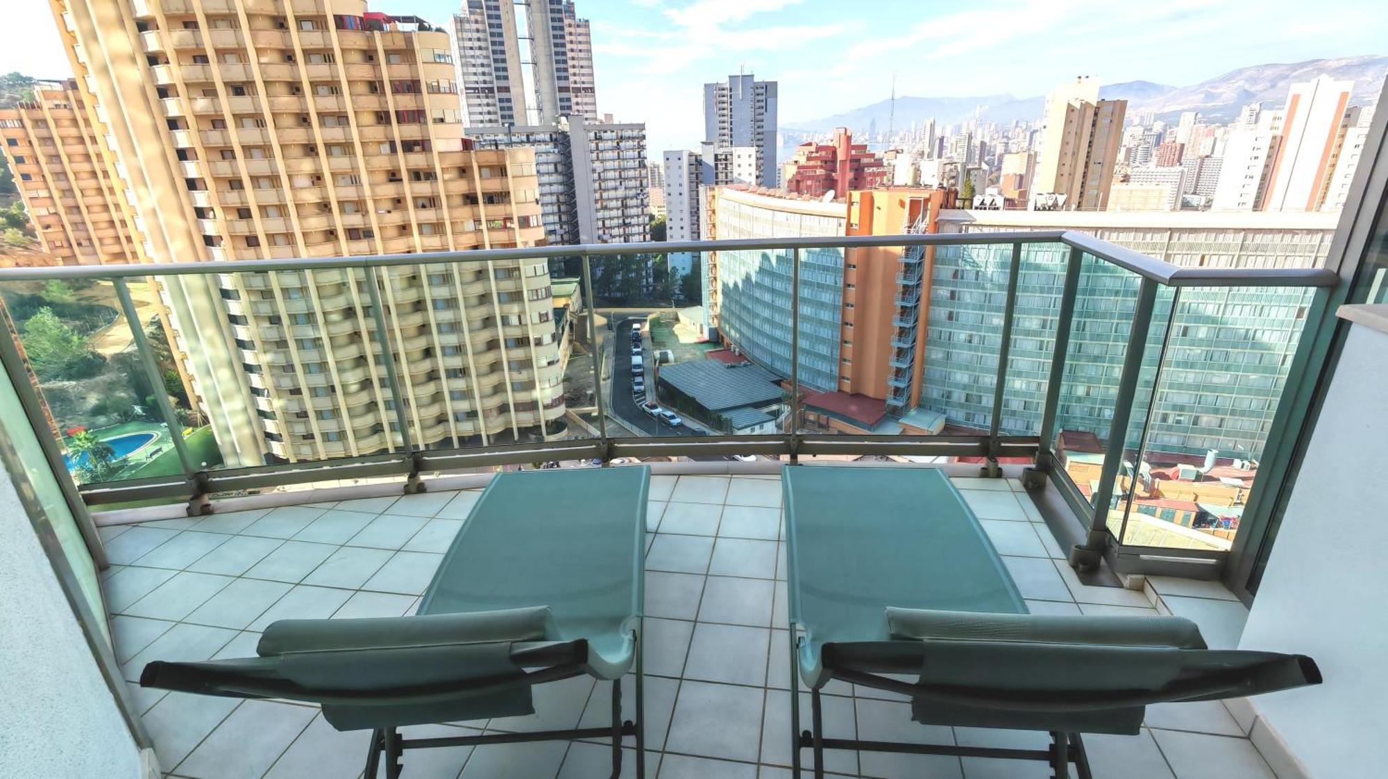 Skyline 5 Apartment With Private Balcony And Nice Views Μπένιντορμ Εξωτερικό φωτογραφία