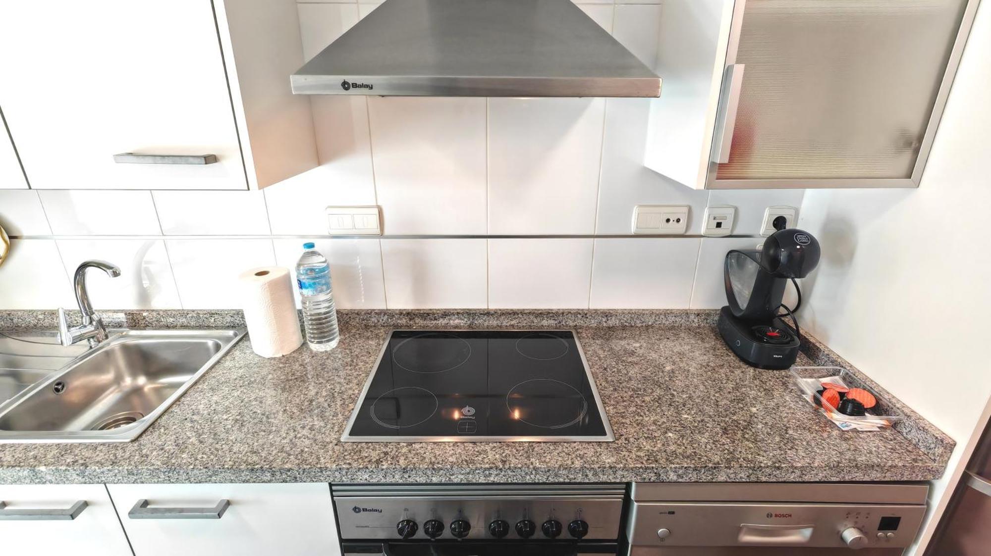 Skyline 5 Apartment With Private Balcony And Nice Views Μπένιντορμ Εξωτερικό φωτογραφία